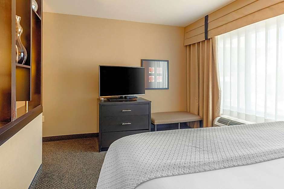Cambria Hotel Fort Collins