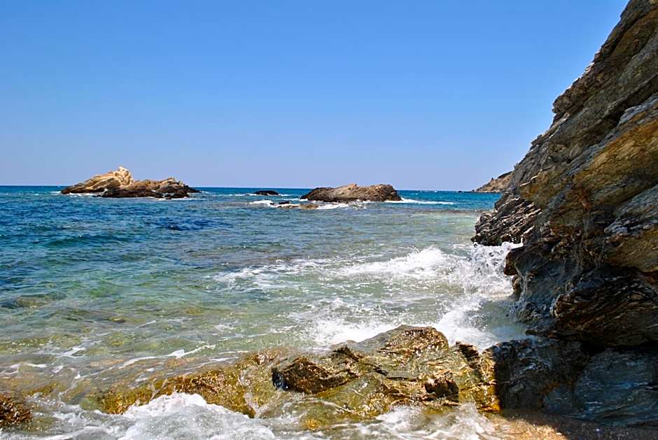 Heliopetra Sea View Studios