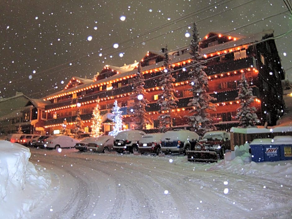 Chateau Apres Lodge