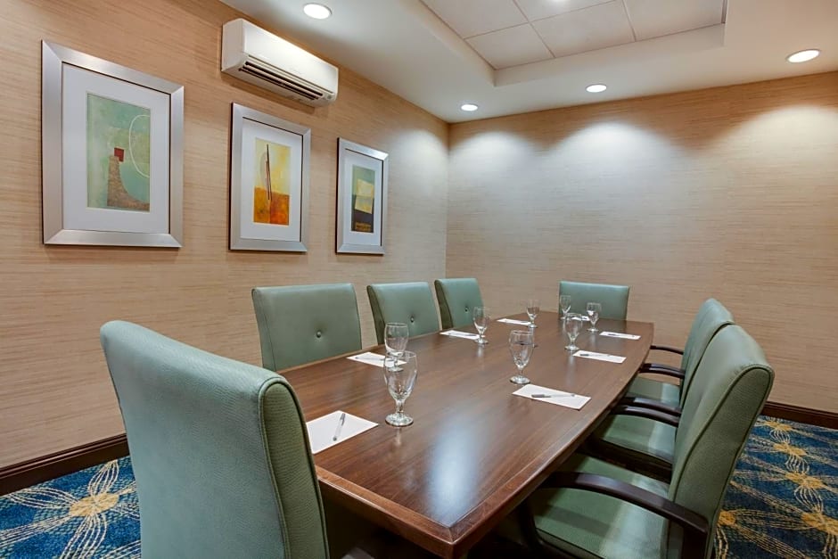 Hampton Inn & Suites - DeLand