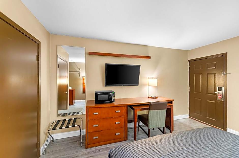 Econo Lodge Texarkana I-30