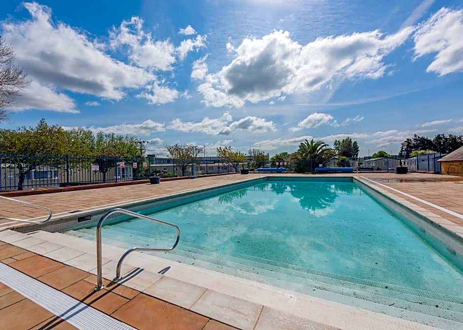 Riverside Caravan Holiday Park