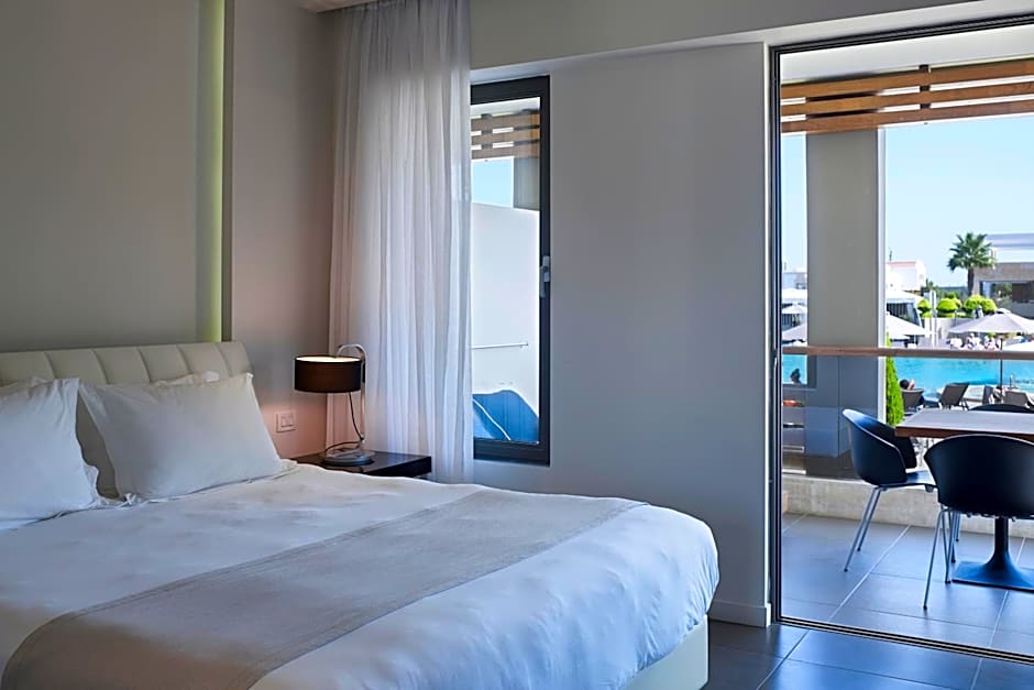 Pelagos Suites Hotel & Spa