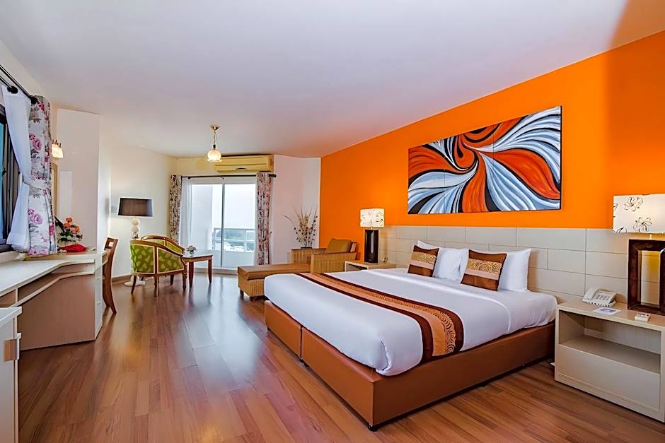 Golden Beach Cha-Am Hotel