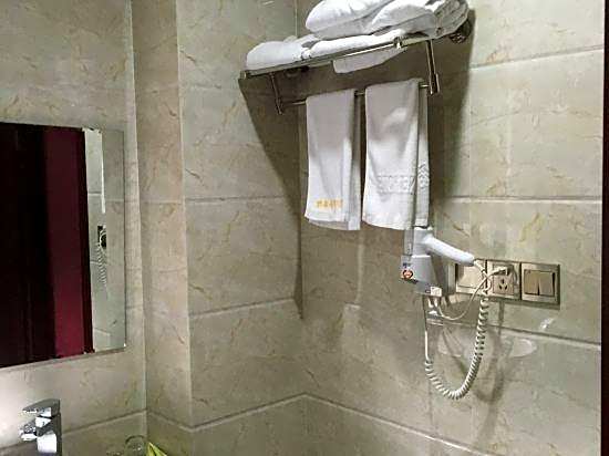 Baoyi Business Hotel