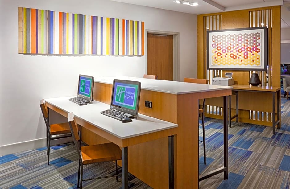 Holiday Inn Express-Des Moines Downtown