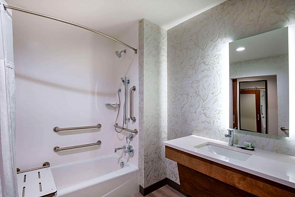 La Quinta Inn & Suites by Wyndham Chattanooga Downtown/South