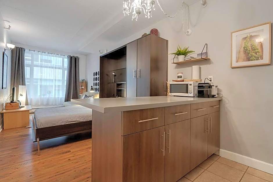 Initial / Aube / Québec