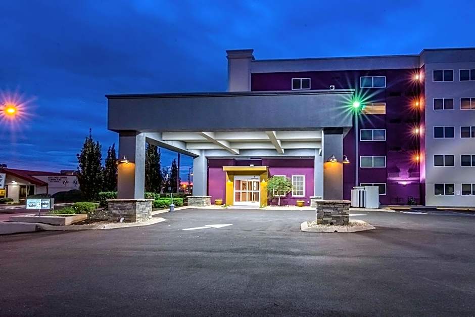 District 3 Hotel, Ascend Hotel Collection