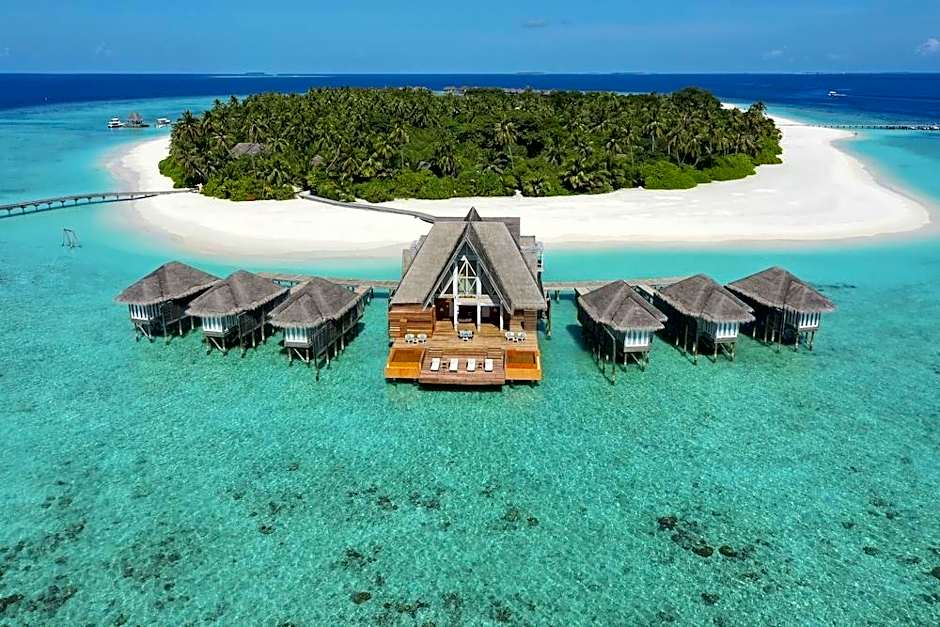 Anantara Kihavah Villas Resort