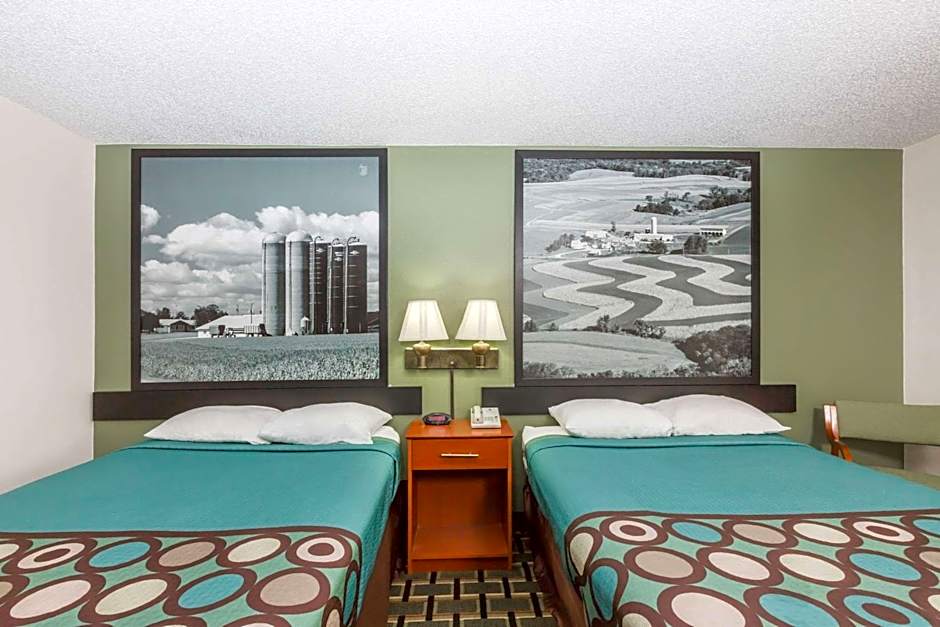 Super 8 by Wyndham Osceola IA