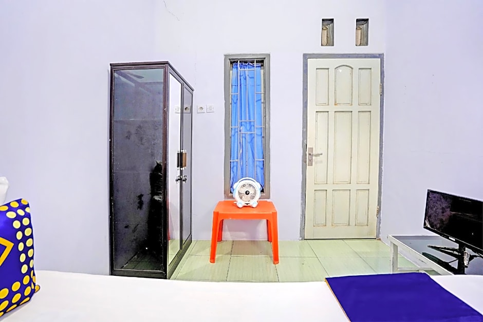 OYO Life 92937 Kost Putri Sarkara Syariah