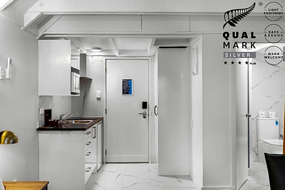 Colonial Village Motel