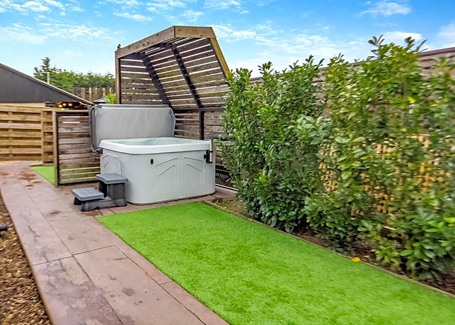 Peacock Lake Glamping