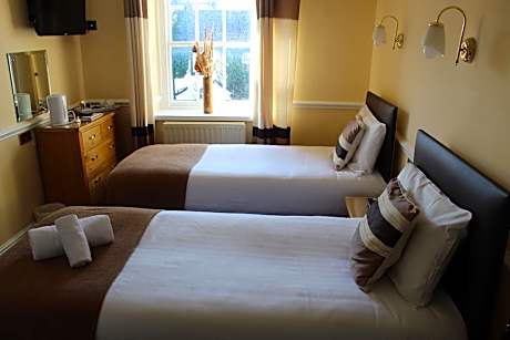 Twin Room with Shower