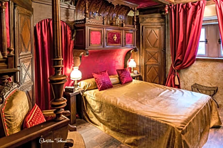 Suite Médiévale 40m2 chambre d' hôte du Mas Fabrègue