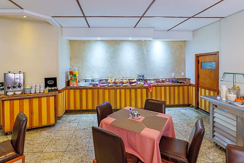 Carillon Plaza Hotel