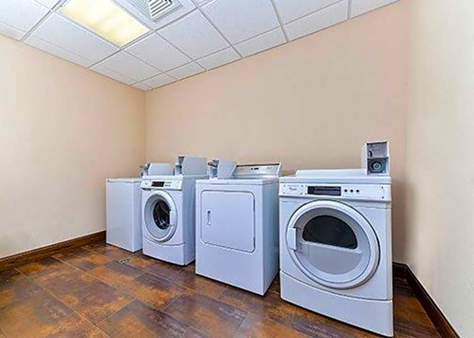 Holiday Inn Express & Suites Junction City By IHG