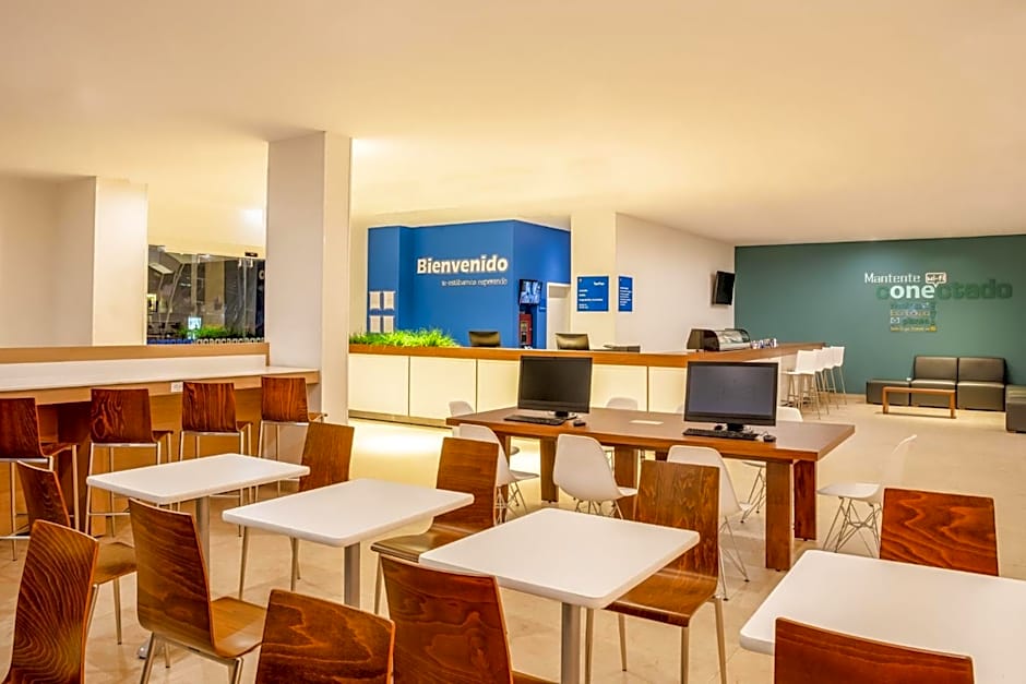 One Ciudad de Mexico La Raza