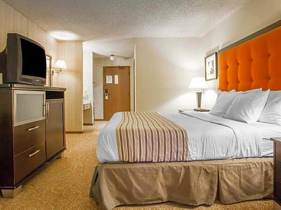 Econo Lodge Inn & Suites Stevens Point
