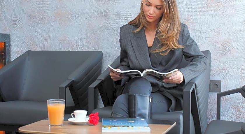 Melanj Airport Hotel