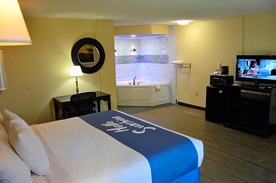 Days Inn by Wyndham Easley West Of Greenville/Clemson Area