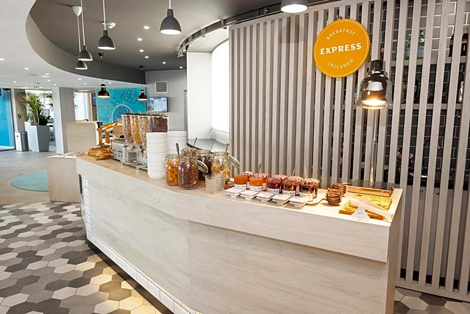 Holiday Inn Express Paris - Velizy By IHG