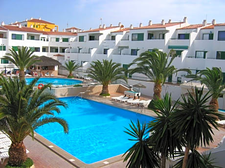 Apartamentos Alondras Park