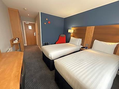 Standard Double Room with Sofa Bed and Free Hot Breakfast