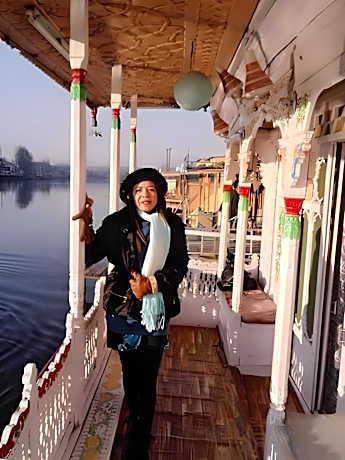 Houseboat Switzerland