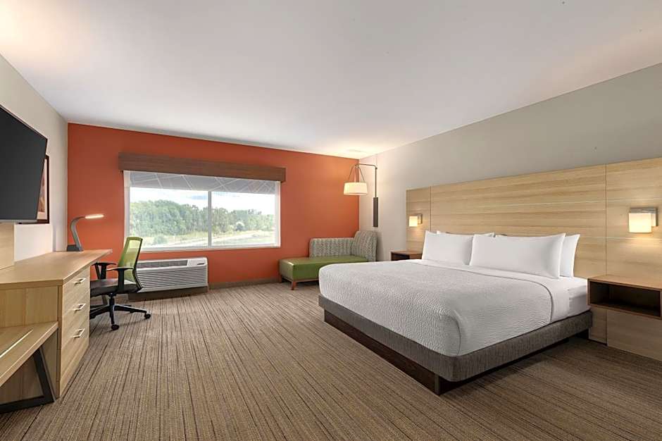 Holiday Inn Express and Suites Staunton By IHG
