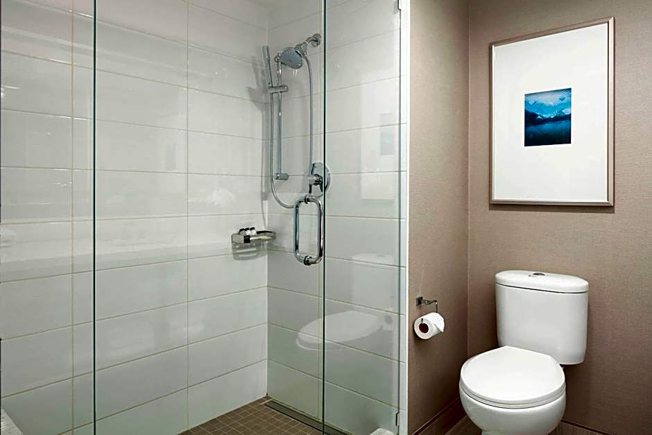 Sheraton Vancouver Guildford Hotel