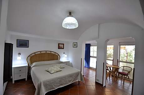 Standard Double Room with Garden
