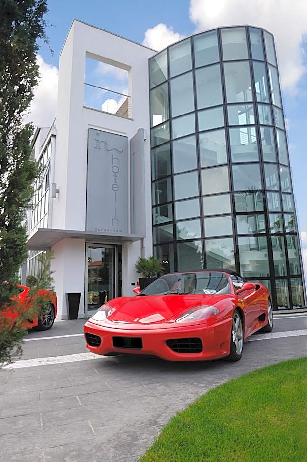 Hotel In - Lounge Room