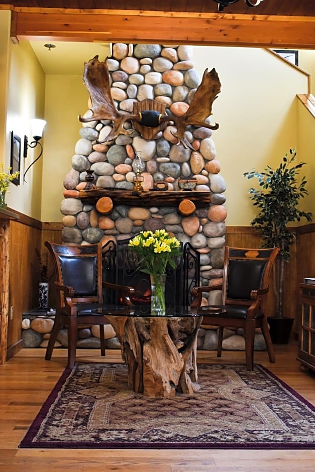 Exit Glacier Lodge