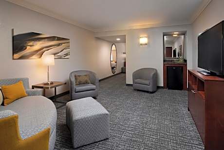 Deluxe Two Queen Room with Pool View