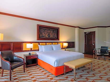 Executive King Room with Pool View