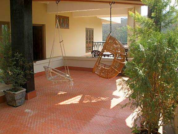 Jungle Palace Homestay