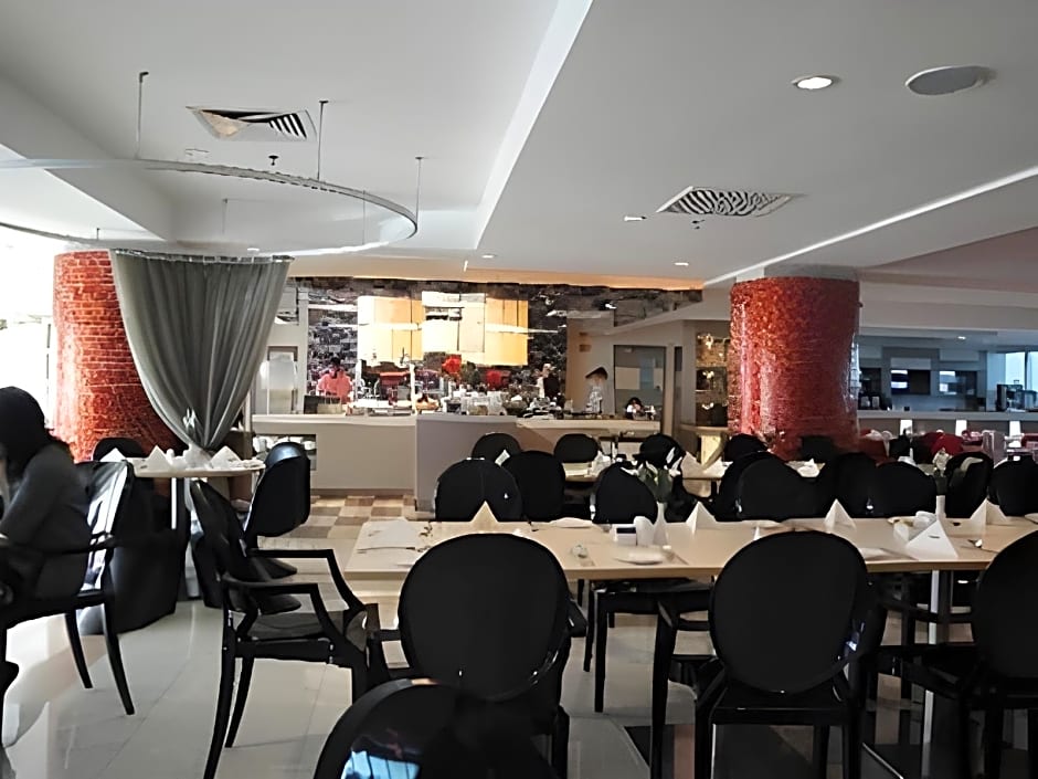 The Centrepoint Hotel