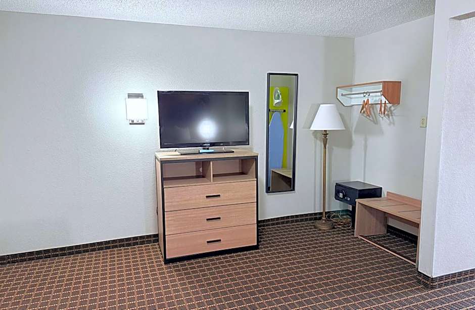 Days Inn by Wyndham San Antonio Interstate Hwy 35 North