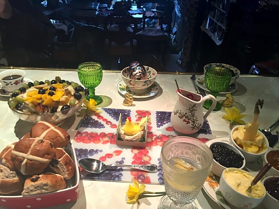 Chiswick Riviera with free parking