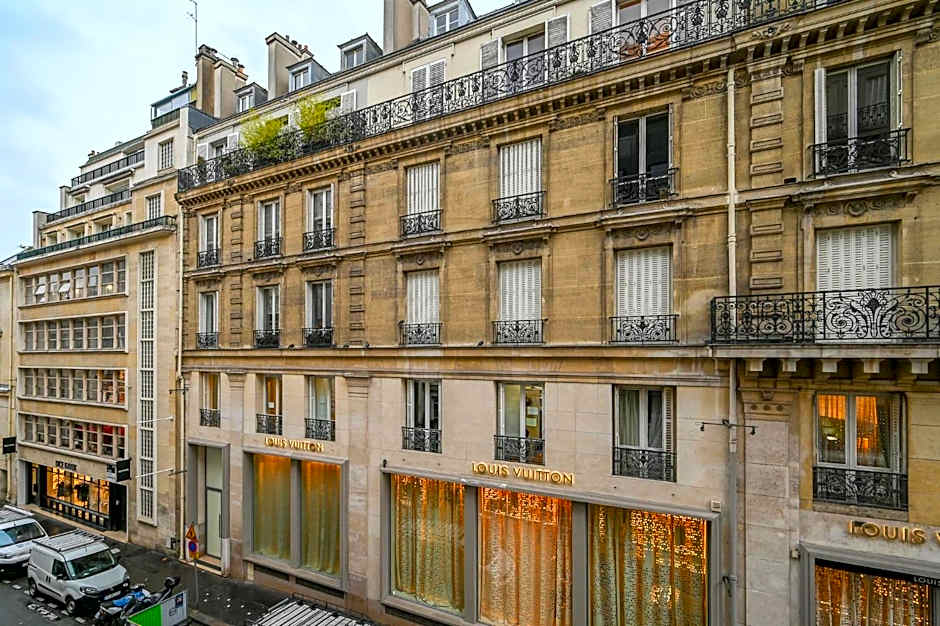 The place to be in Saint Germain des Près - Montana 2