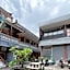 Mahendra Beach Inn