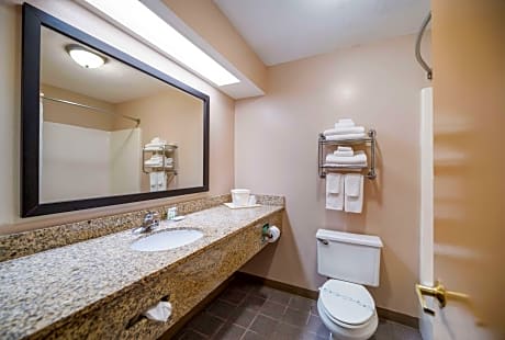 2 Queen Beds, Smoking