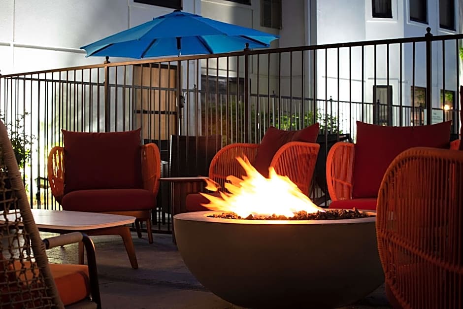 Hampton Inn By Hilton And Suites El Paso-Airport