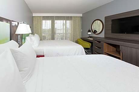 Queen Room with Two Queen Beds and City View - Non-Smoking
