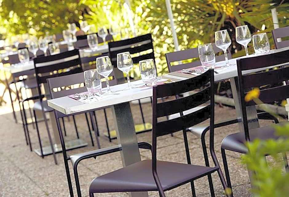 Kyriad Niort - La Creche