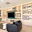 Gateway Hotel & Suites, an Ascend Hotel Collection Member