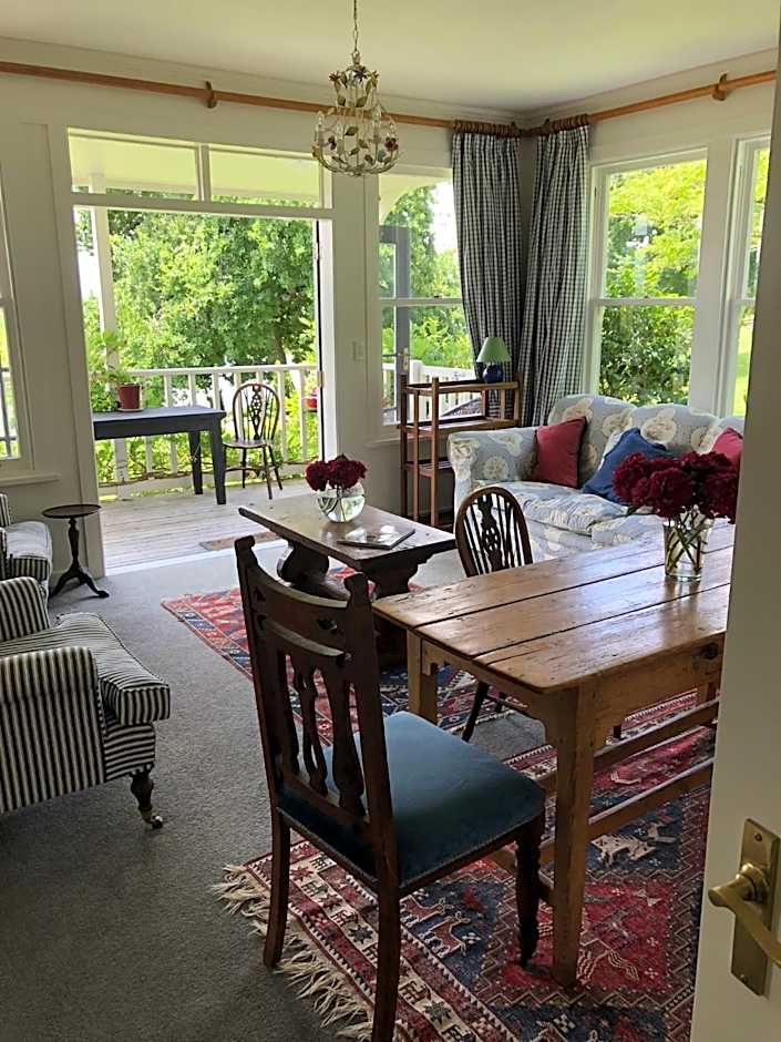 Te Kopura Lodge