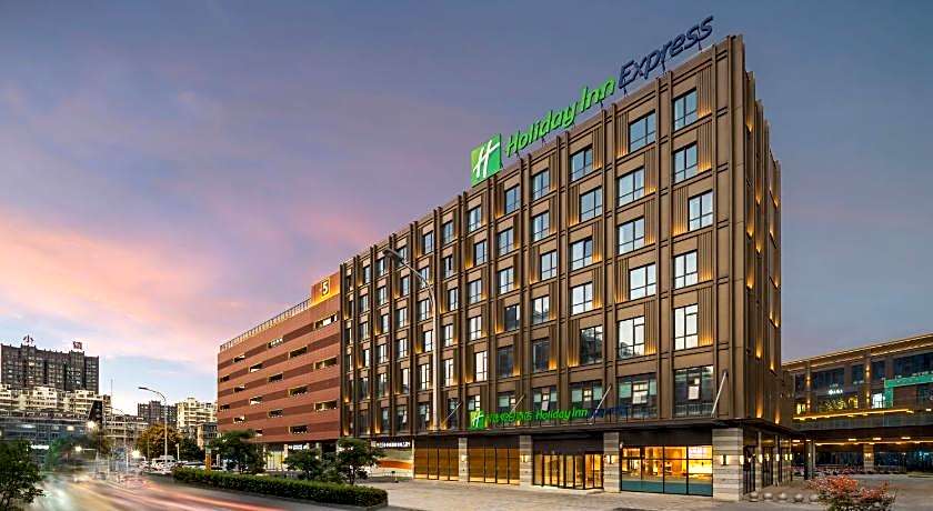 Holiday Inn Express Nantong North Gateway By IHG